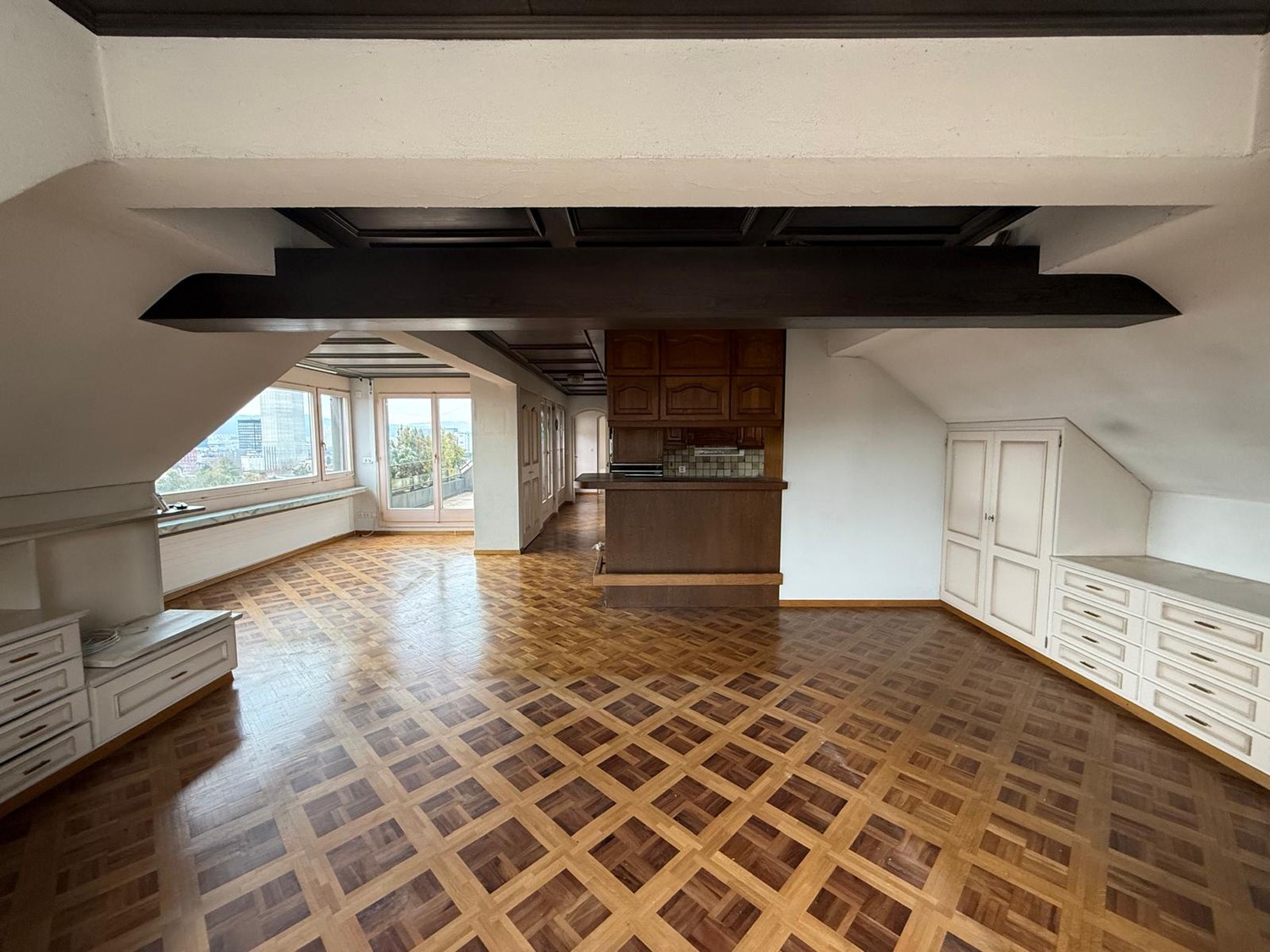 Bild 2 ½ Zimmer-Dachwohnung in Zürich mieten