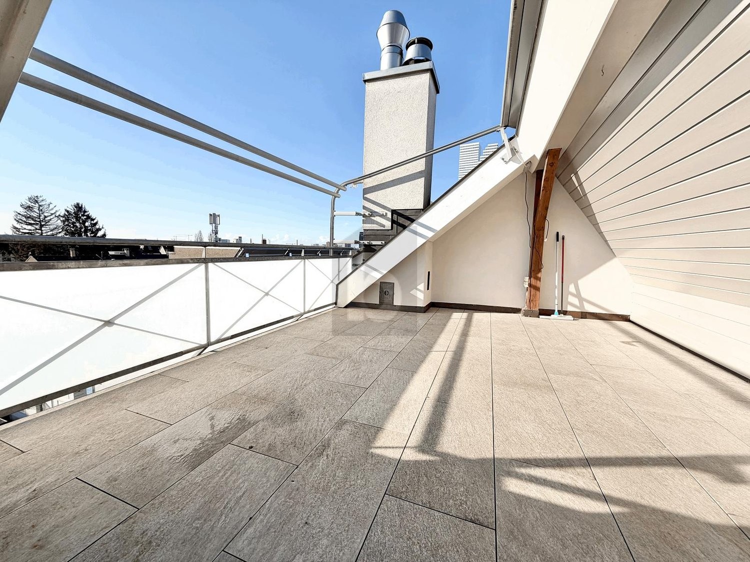 Bild 3 ½ Zimmer-Dachwohnung in Basel mieten