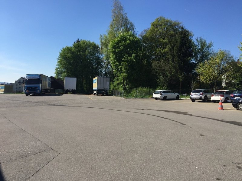 LKW-Abstellplätze (optional)