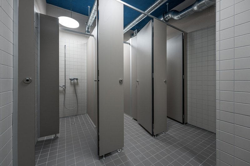 Dusche & Garderobe 1.UG