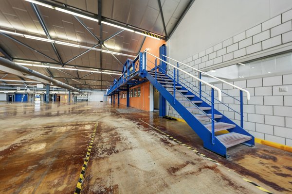 Fläche EG & Brücke zu Büros