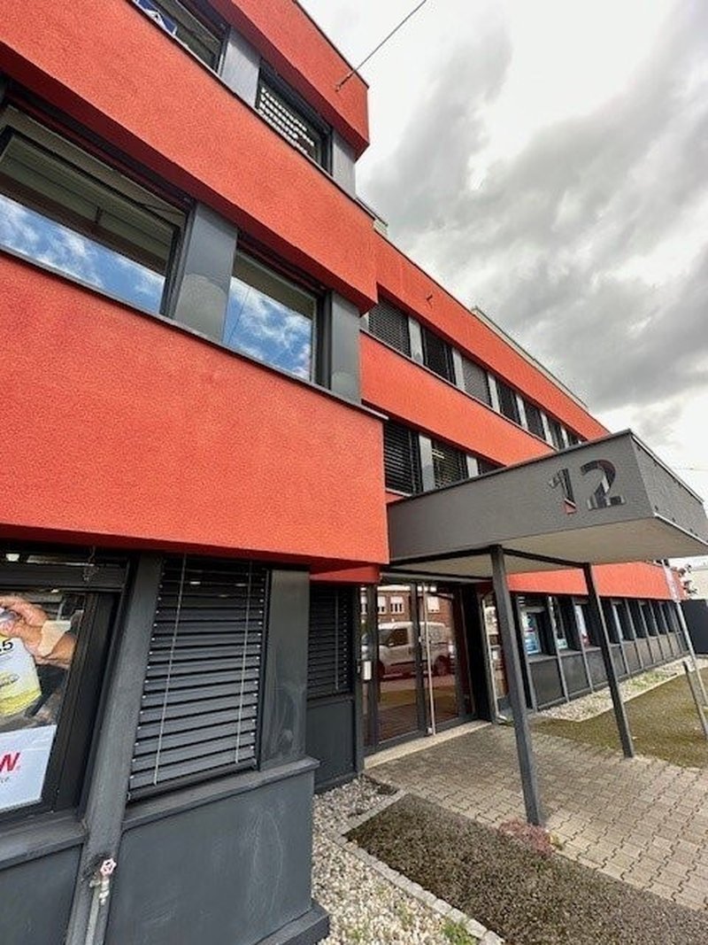 Eingang Gewerbegebäude