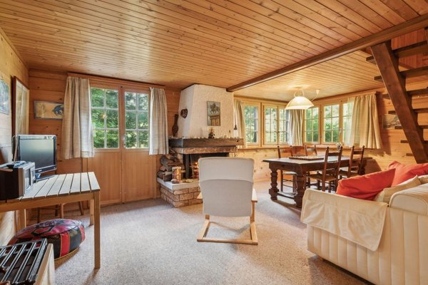 Wohn- und Esszimmer mit Cheminée