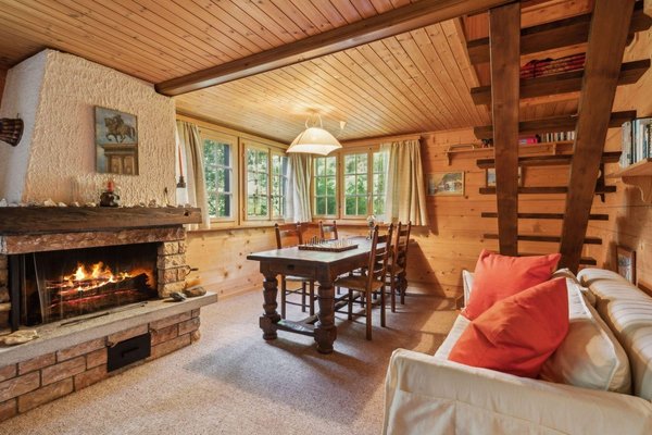 Wohn- und Esszimmer mit Cheminée