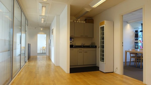 Korridor mit Teeküche
