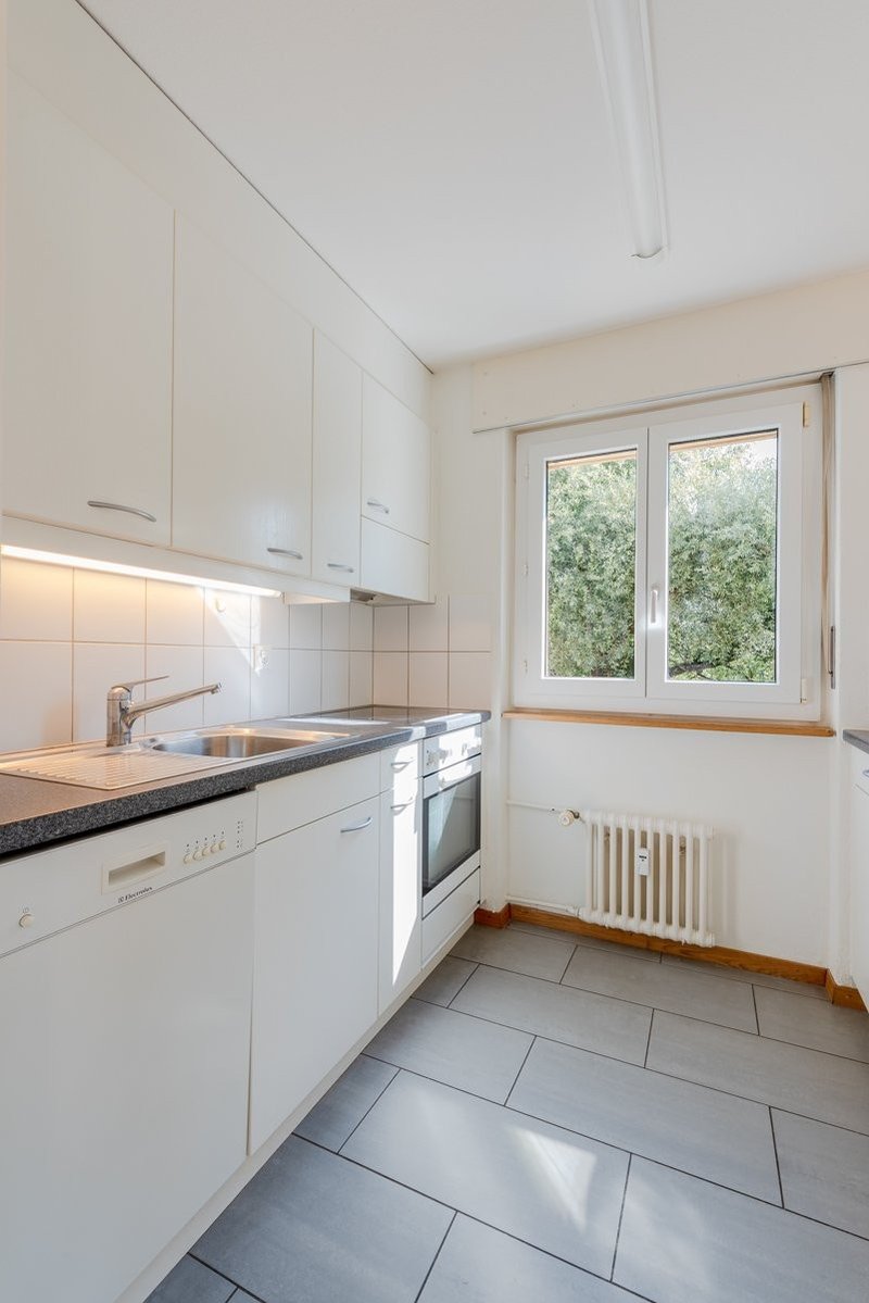 Zeughausstr. 45 3.5 ZW 1. OG li Küche (1)