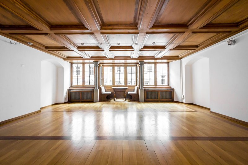 Rittersaal mit Fensterfront zur Augustinergasse