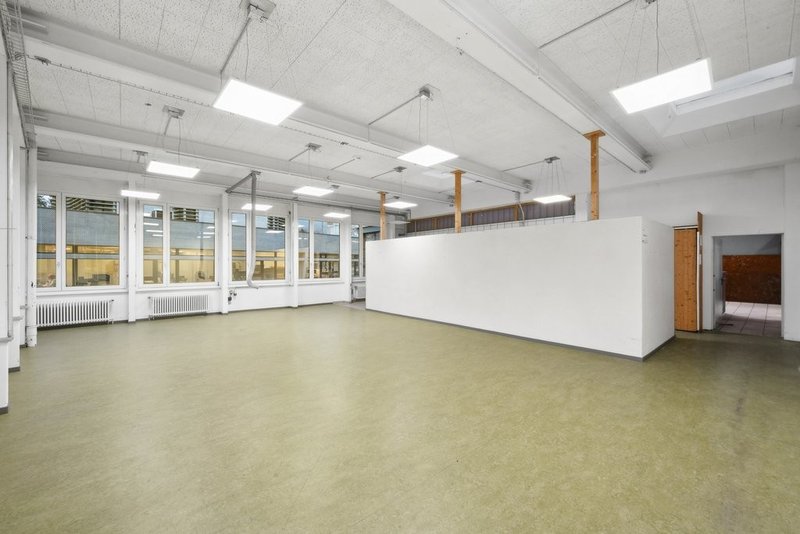 Grossraumbüro + Cafeteria