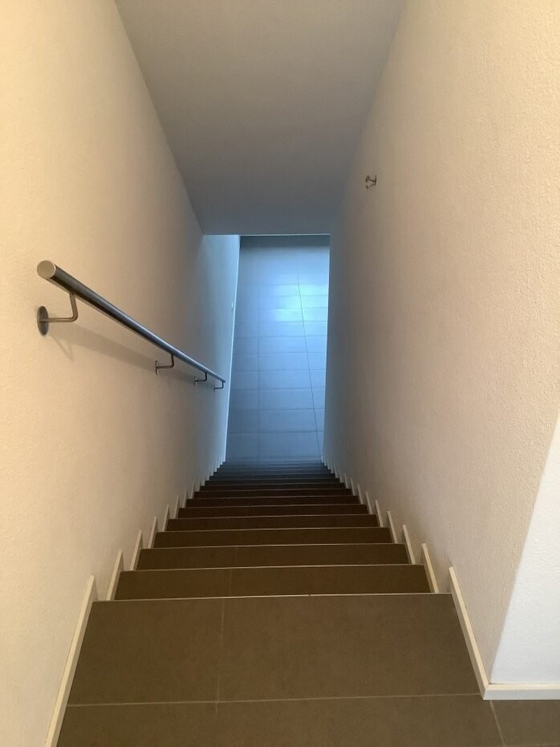 Treppen vom Eingang zum Wohnbereich