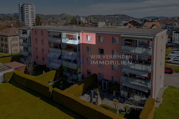 Thronen Sie über allen Anderen