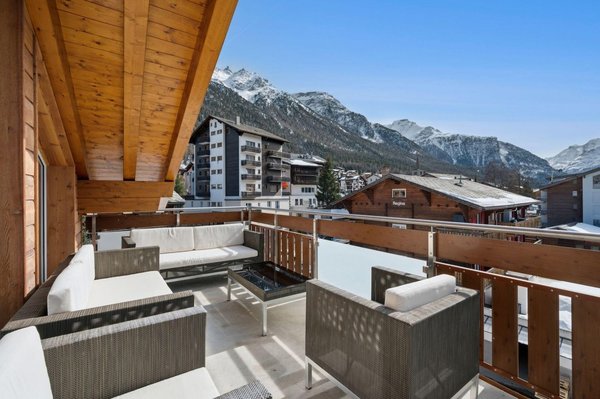 Sonnenterrasse mit Bergblick