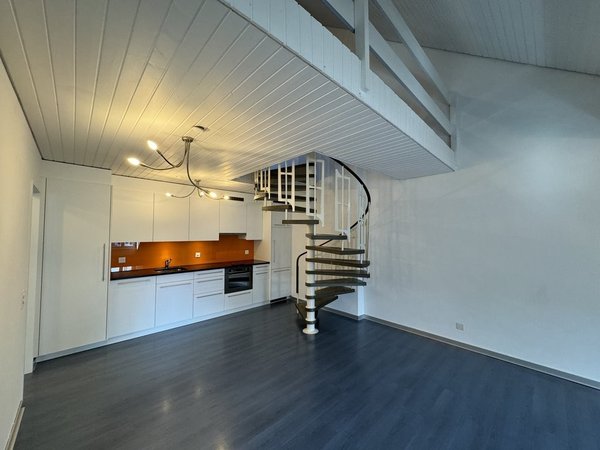 Küche und Wendeltreppe