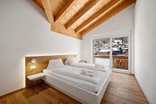 Modernes Alpen-Schlafzimmer