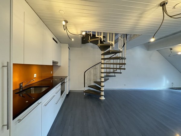 Küche und Wendeltreppe