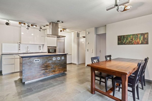 Essbereich mit offener Küche