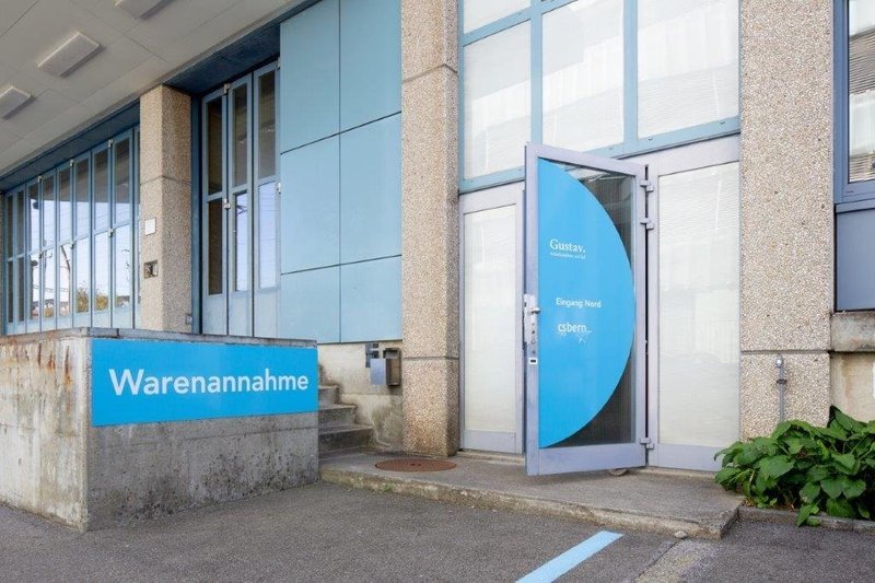 Eingang Nord und Warenaufnahme