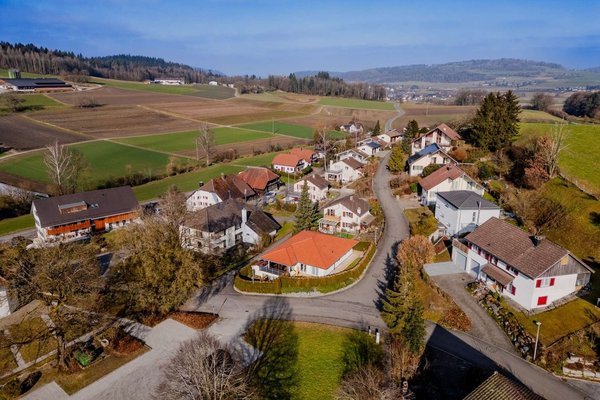Nächste Stadt Lenzburg schnell erreichbar