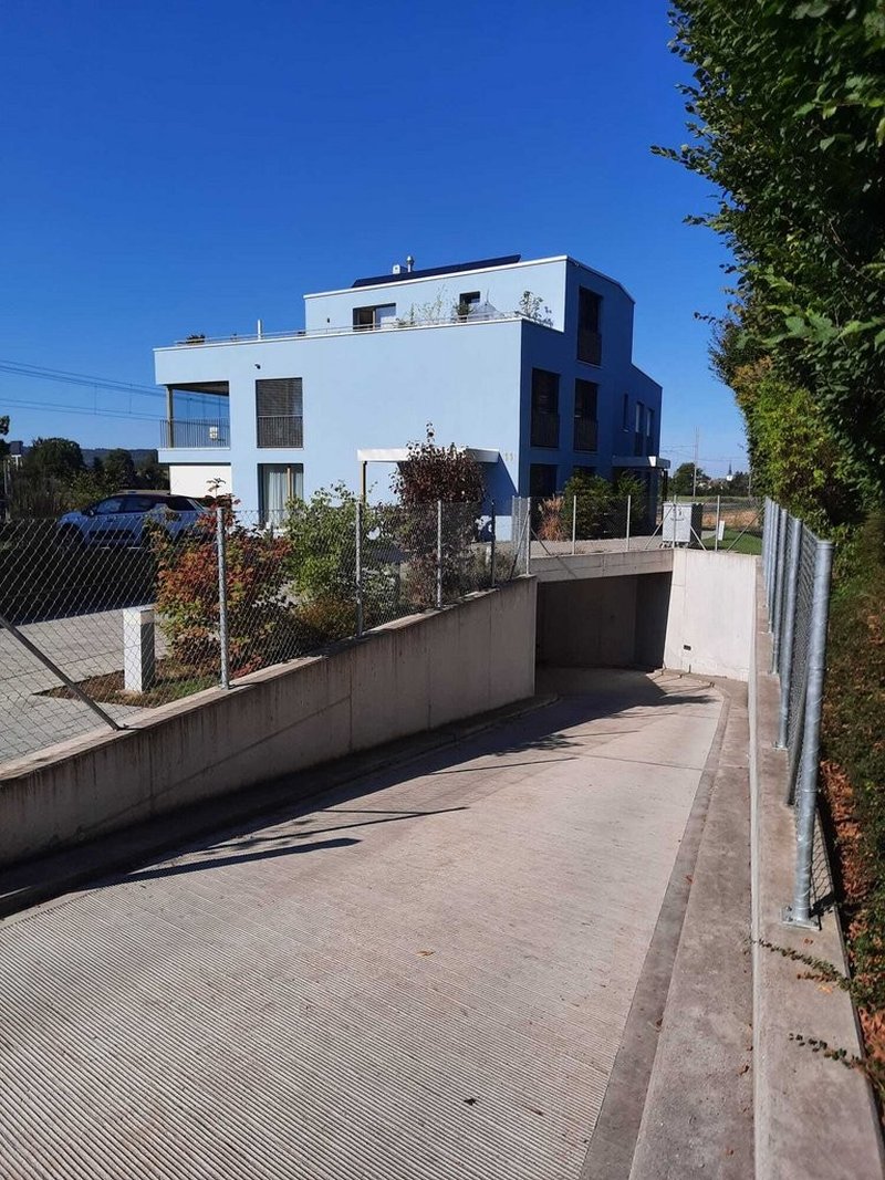 Zufahrt Einstellhalle