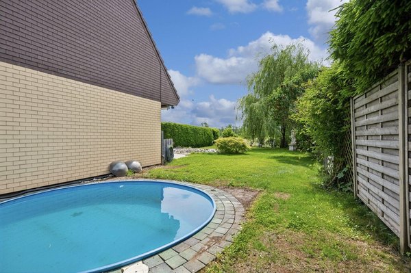 Gartenbereich mit Pool