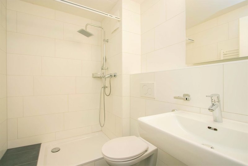 Nasszelle mit Dusche / Toilette