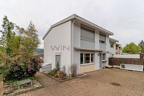 Hinter dem Haus - viel Platz