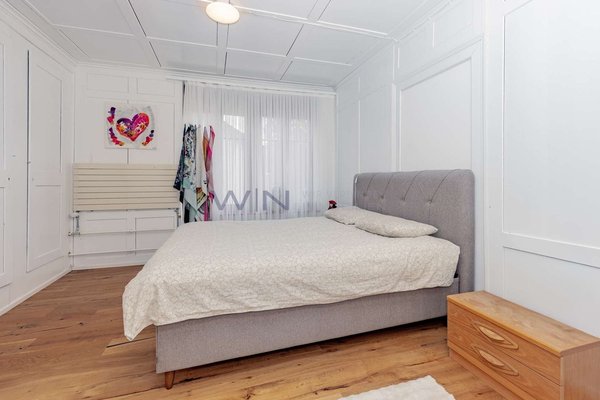 Schlafzimmer mit Einbauschränken