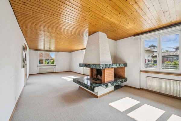 Wohn- und Essbereich mit Cheminée