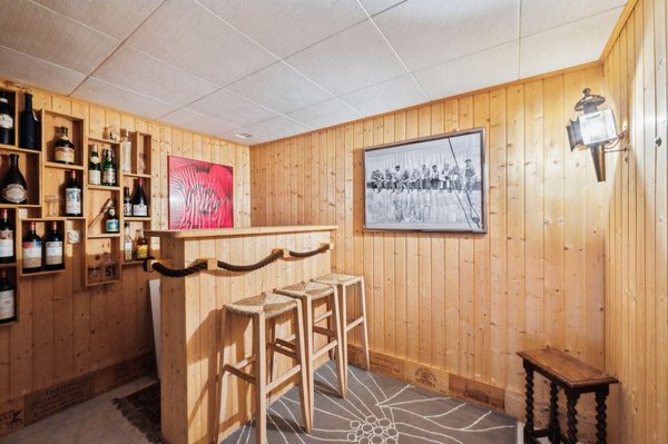 Hobbyraum mit kleiner Bar