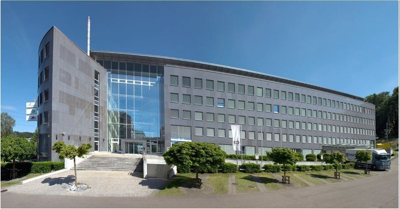 Gebäude Aussenansicht 2