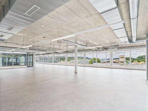 Grosszügige Gewerbefläche