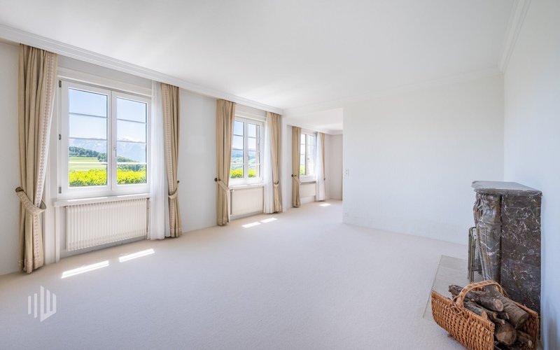 Grosszügige Fensterfront