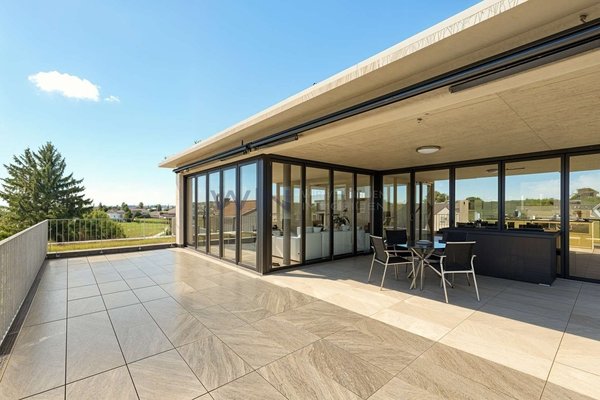 Grosszügige Terrasse