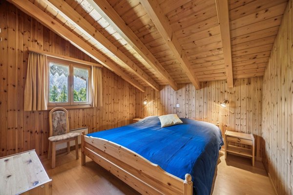 Gemütlicher Rückzugsort unter dem Holzdach