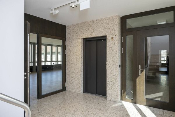 Zugang zu Mietobjekt vom Treppenhaus aus