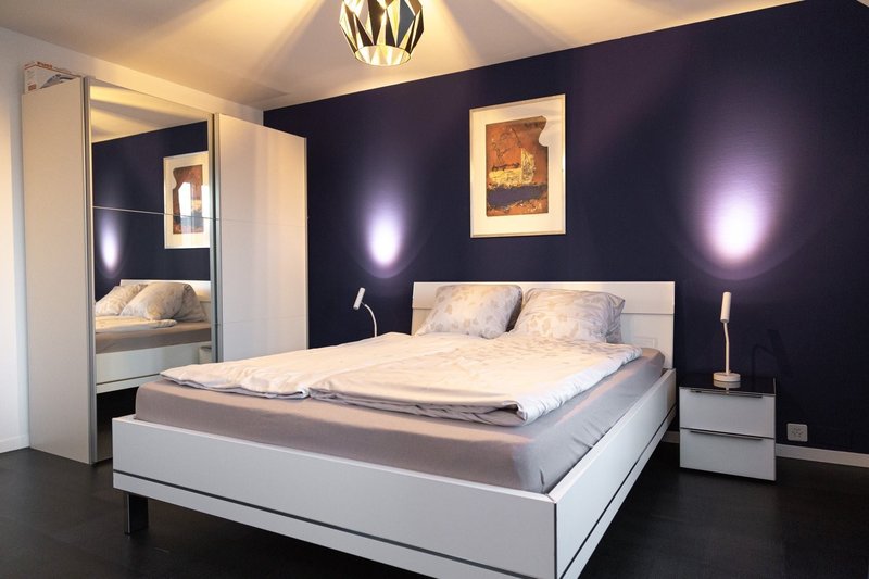 Schlafzimmer / Bedroom