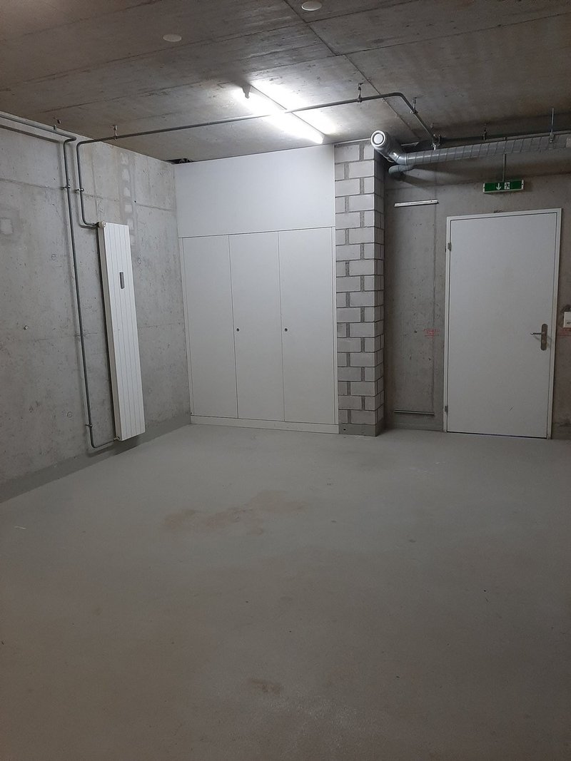 Angebot 1, Gewerbe -und Lager EG links