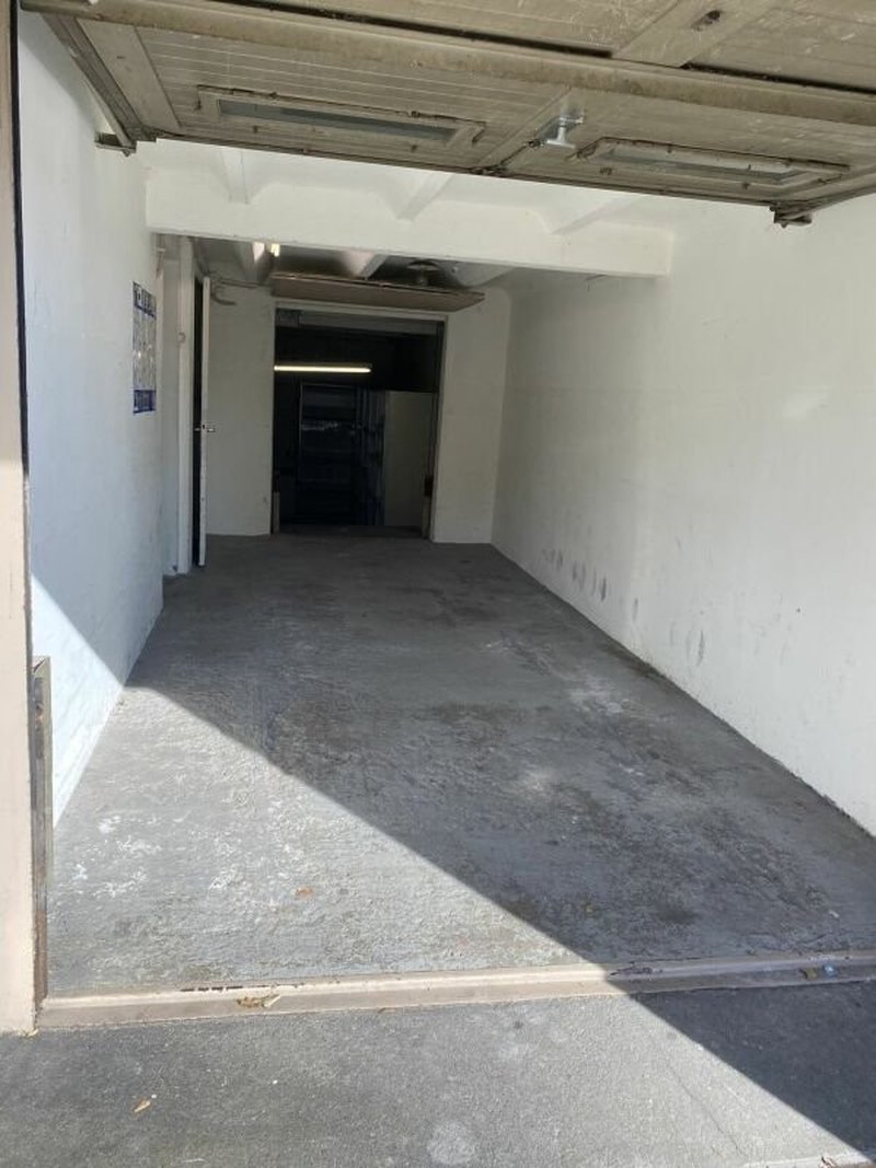 Auto-PP Einfahrt Werktsatt