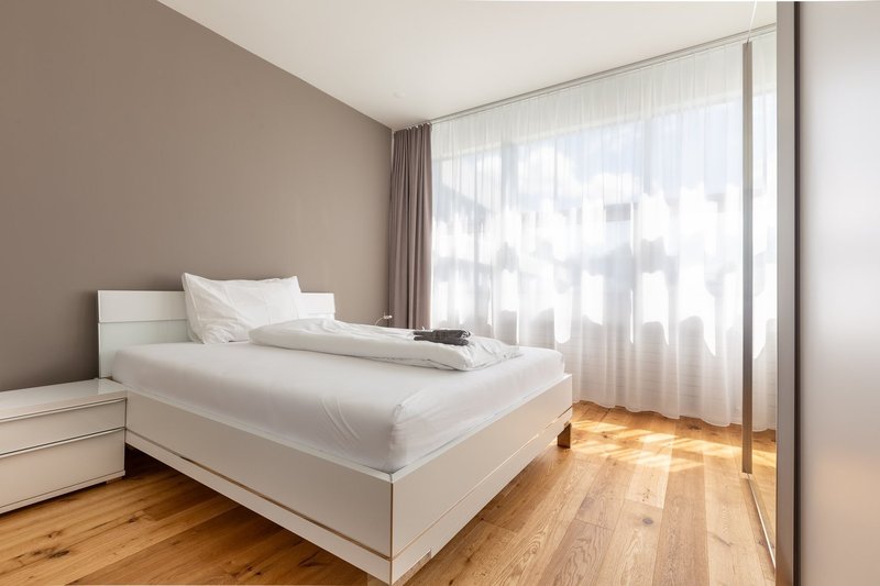 Schlafzimmer / Bedroom