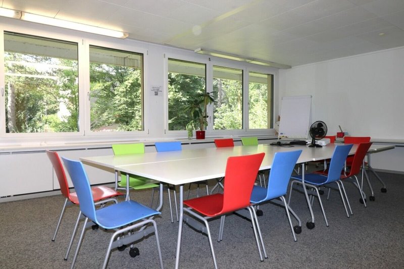 Grossraumbüro Gartenseite