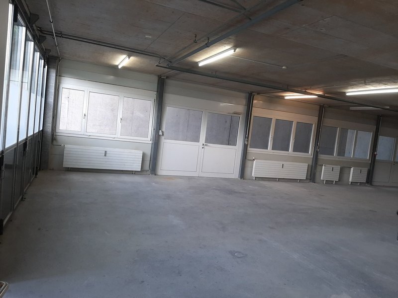 Angebot 1, Gewerbe -und Lager EG links