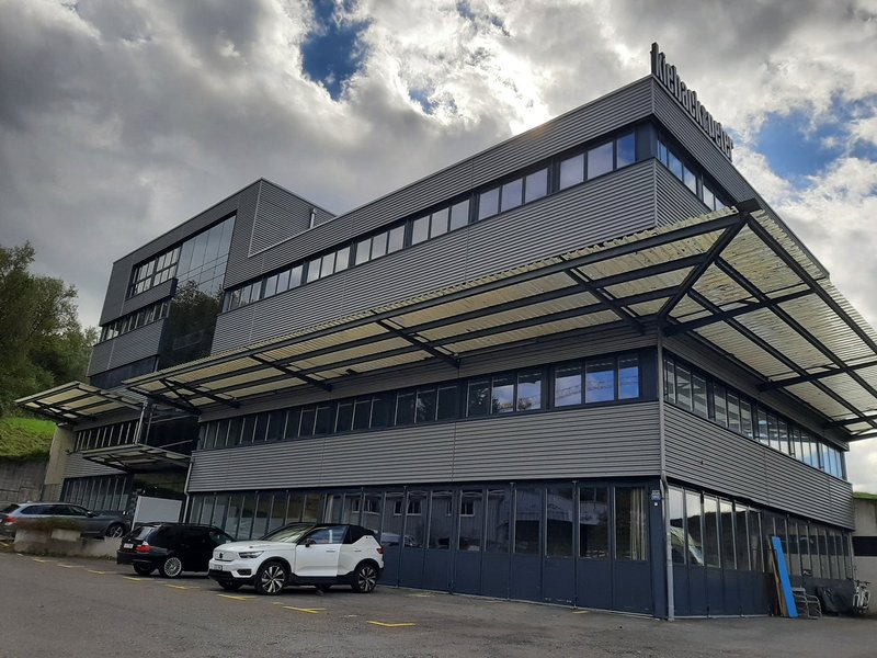 Aussenansicht gesamtes Gebäude