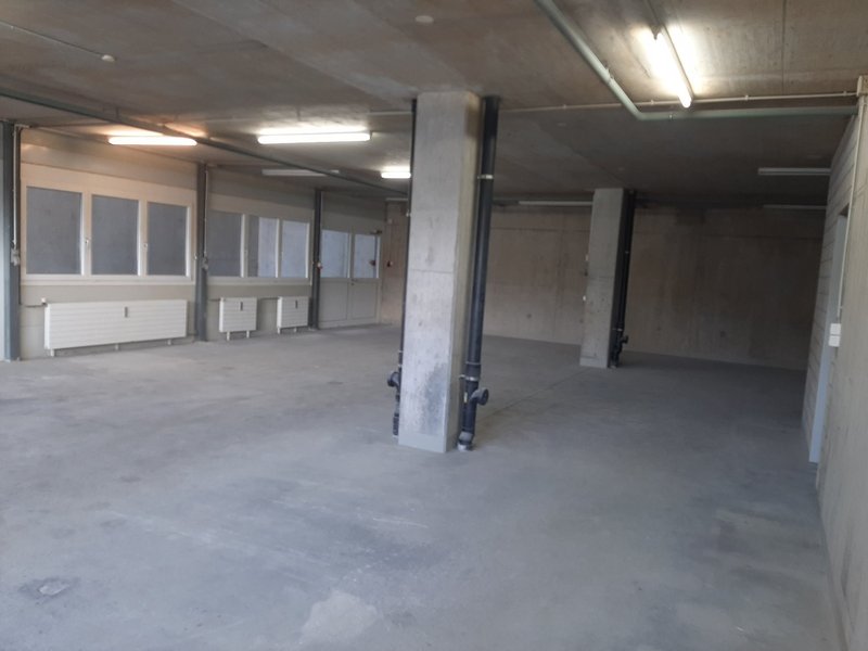 Angebot 1, Gewerbe -und Lager EG links