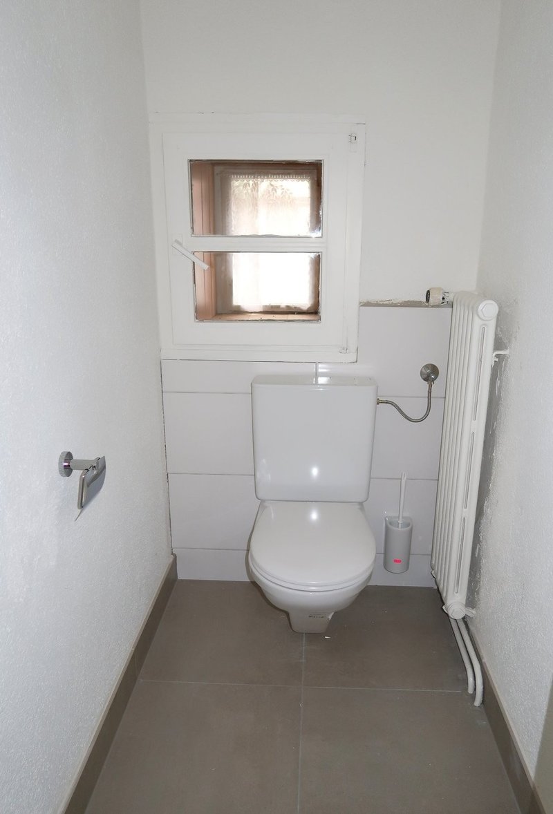 WC-Anlage (Männer oder Frauen)