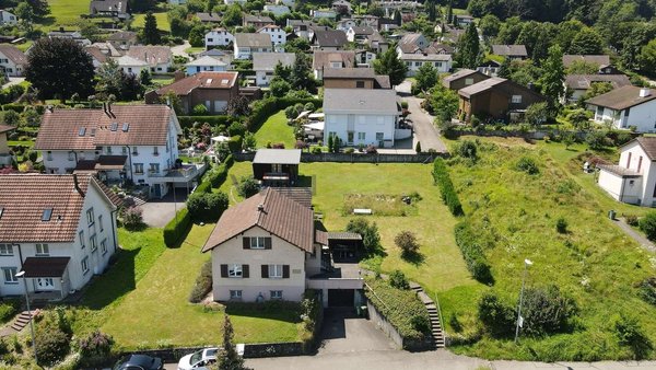 Welch Prachtgrundstück für Investoren und Bauherren