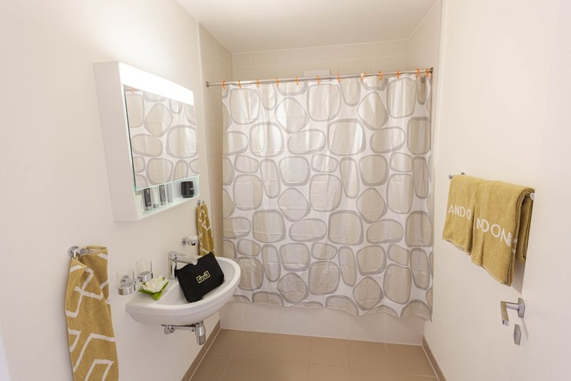 Badezimmer / Bathroom