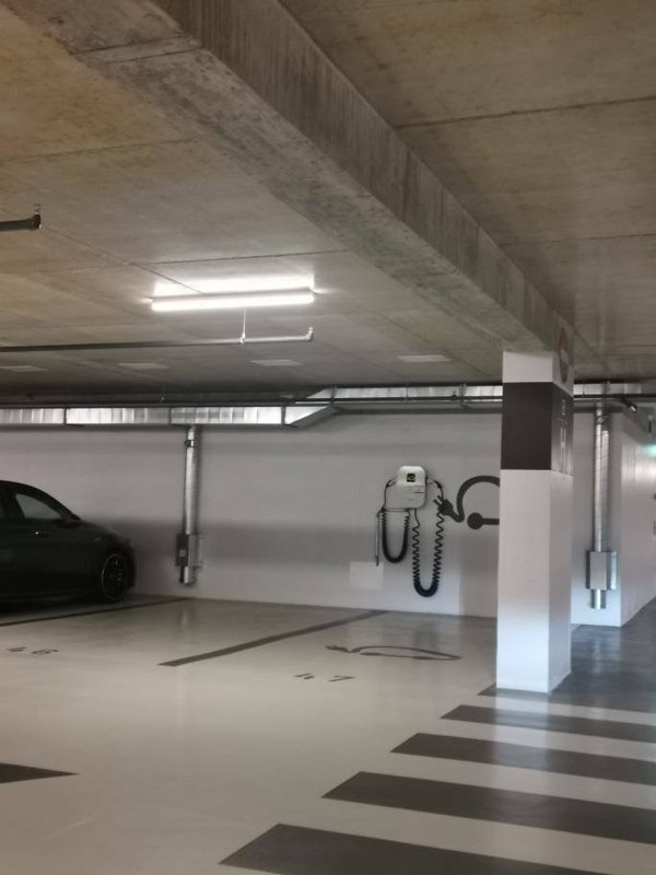 Borne électrique disponible