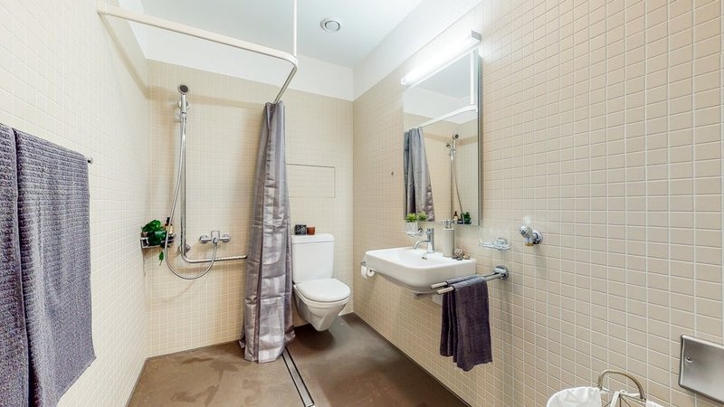 25-Zimmer-Wohnung-in-Ittigen-Badezimmer.jpg