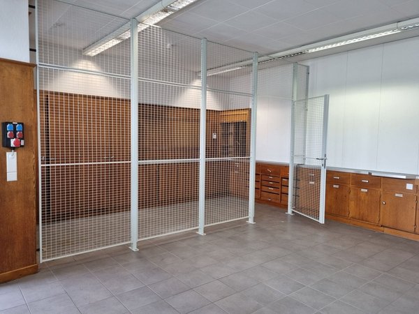 Hunzenschwil, Gewerbefläche im Hauptgebäude.jpg