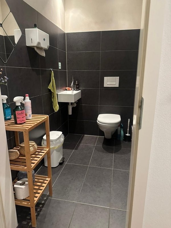 Badezimmer (in aktueller Nutzung)