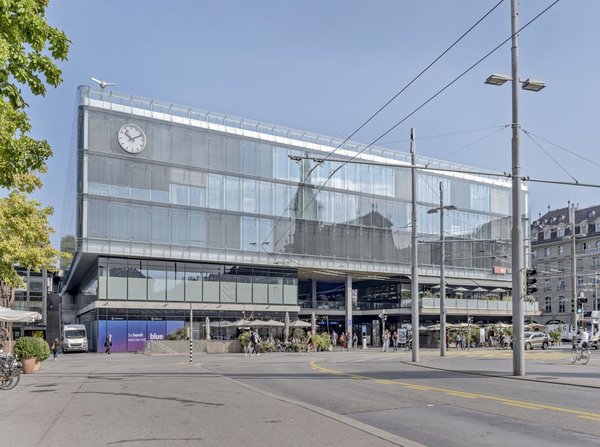 B Bern, Bahnhof Aussenansicht.JPG